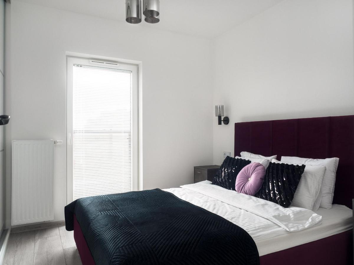 Szwedzka 22C Separate Bedroom Free Garage By Perfect Apart Варшава Екстер'єр фото