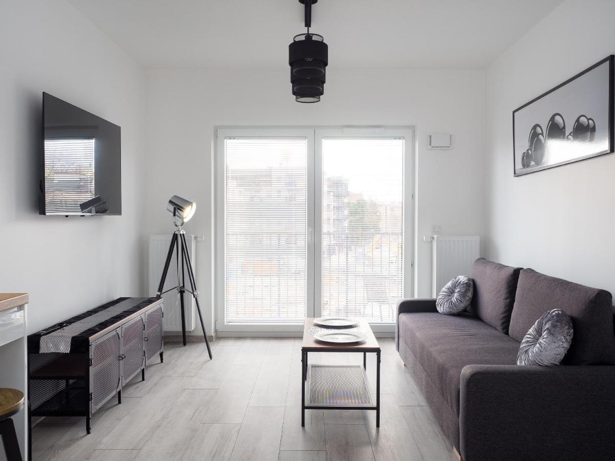 Szwedzka 22C Separate Bedroom Free Garage By Perfect Apart Варшава Екстер'єр фото