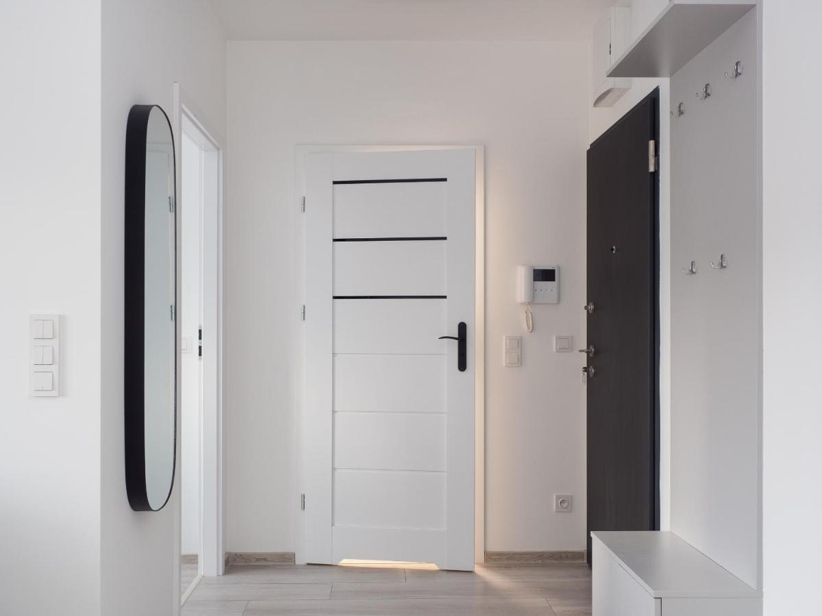 Szwedzka 22C Separate Bedroom Free Garage By Perfect Apart Варшава Екстер'єр фото